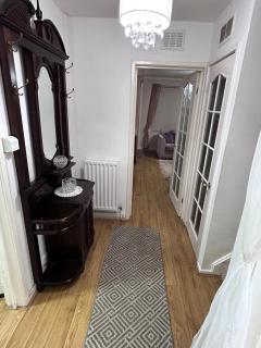 Spacious & Cosy Home - 1