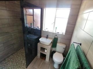 Finch & Fern Guesthouse - 8