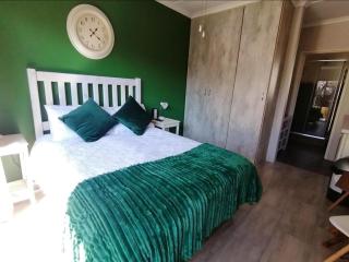 Finch & Fern Guesthouse - 4