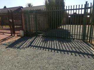 Finch & Fern Guesthouse - 1