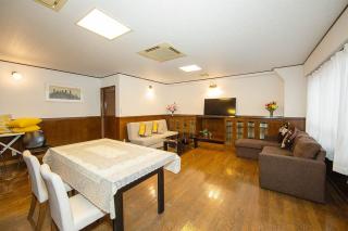 100 m from Nihonbashi Station, 160 square meters rare property Large living room & kitchen with 4 toilets and 3 bathrooms, within walking distance of Namba and Shinsaibashi - 3