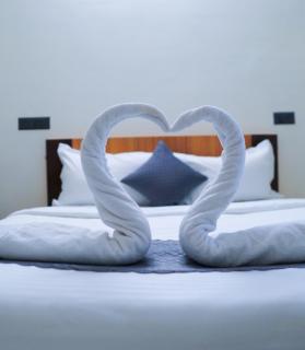 KOKAPET HIGHRISEE LUXURY ROOMs - 2