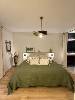 Cocon de Verdure avec piscine chambre lit king-size 2m - 9