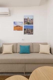 Rainbow Street Studio Cozy Central - 4