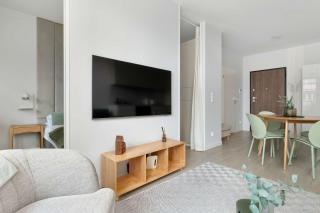 Elegant Apartment with Underground Parking and Balcony by Renters Prestige - 2