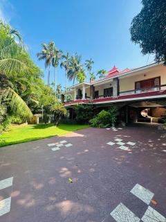 Vineyard Vacations - 0