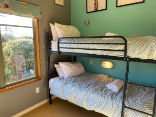 Tuscan Villa with Sea Views in Golden Bay - Tarakohe - 4