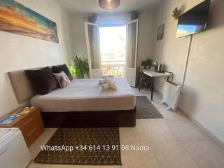 Room with private bathroom and balcony nearby the Mercado Central, center and beach - 7