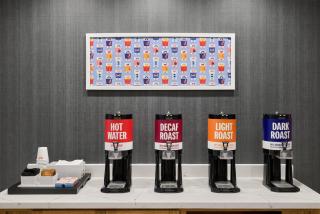 Hampton Inn Vernon - 2