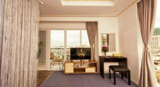 Golden Crown Hotel Saigon - 4