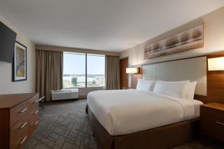 Hilton Knoxville Airport - 9