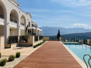 Centrale Contemporary Apartment With Pool Access - Tivat - 1