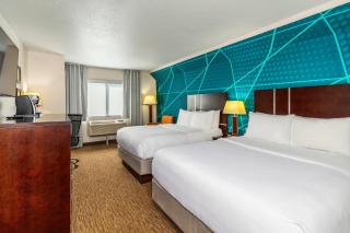 Comfort Inn & Suites - 1