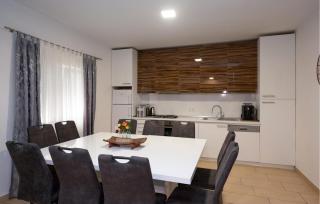 Gorgeous Home In Pridraga - 6
