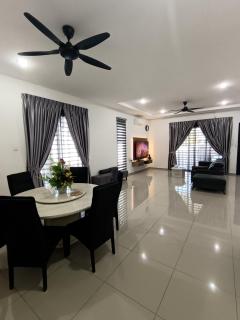 Lahat Serenity 168 Big Corner Cozy House - 8