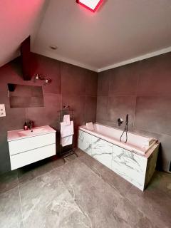 Apartmán 3KK 80 m2 s vířivkou a saunou - Jihlava - 8