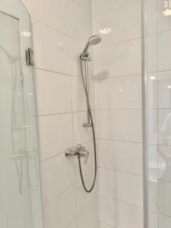 Cosy Long-Term Apartment with Free Parking - 2