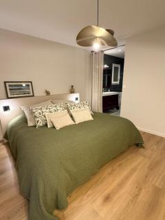 Cocon de Verdure avec piscine chambre lit king-size 2m - 8