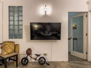 KAHILOM Nest Self-Service Home in Rainforest Nest with Kitchen - Monkeys, Bats, Pet Friendly with a Fee - 2