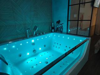 WARSZAWA CHMIELNA PRESTIGE HOME SPA APARTMENTS with Jacuzzi in the Heart of the City - 2
