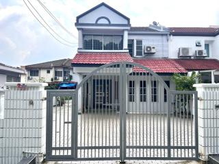 Family House Sunway 4BR Walk to Lagoon Pyramid University - 2