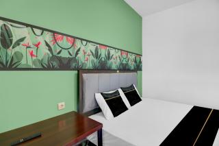 Hotel O near Trans Studio Theme Park formerly Sunset Cozy Residence - 1