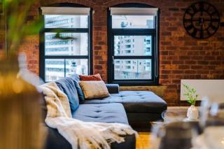 Modern 2-Bed Flat in Central Leeds - Sleeps 6 - 9