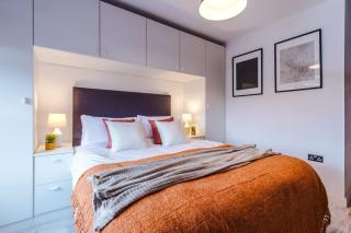 Modern 2-Bed Flat in Central Leeds - Sleeps 6 - 0