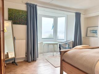 Unique Artsy Home on the Penzance Promenade - 2