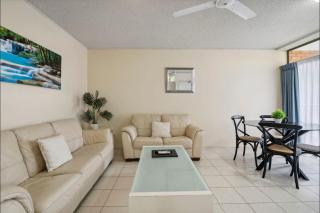 Budget Unrenovated Beachside Resort Style Complex Sandcastles 222 - 0