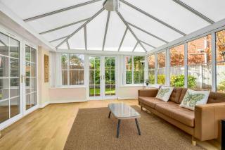 Spacious 4-Bed Warrington Home - 8