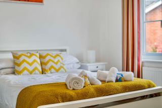 Spacious 4-Bed Warrington Home - 3