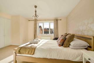 Spacious 4 Bedroom Warrington House with Free Parking Perfect for Contractors, Families and Business Guests - 5