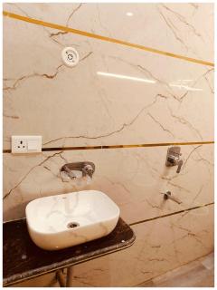 RAMJANAMBHOOMI ROAD V-R-I-N-D-A-V-A-N STAY Near Ramjanam Bhoomi Temple 500m # Restaurant and Parking Facility - Fully Air conditioning Premium Room- Best TOP RATED HOTEL IN AYODHYA - Ayodhya - 1