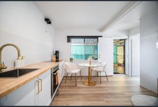 Boutique home in the heart of Surfers Paradise - Gold Coast - 4