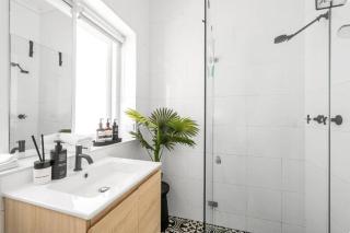 Stylish Studio Situated in the Heart of Bondi - 3