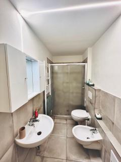 Affittacamere LA CASA DI GIADA a 3 minuti dal casello autostradale di Imola - parcheggio privato e self check-in - 3