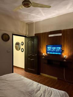 Seaside Serenity 1 BHK Condo DHA Netflix - 5