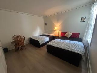 Vancouver Budget Guesthouse - Free Parking, Fast WiFi, Near Airport & Downtown - 3