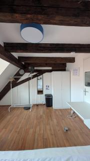 Single room in a historic half-timbered house - 5
