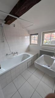 Single room in a historic half-timbered house - 4