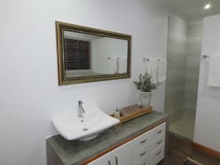 8 Olives Cottage - 7