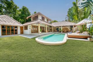 Villa Barcelona - Private 5 BDR Villa in Seminyak, Best Location, large Pool & Garden - 1