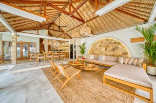 Villa Barcelona - Private 5 BDR Villa in Seminyak, Best Location, large Pool & Garden - 8