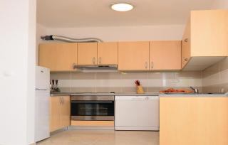 Stunning Apartment In Nin With Wifi - 7