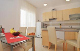 2 Bedroom Stunning Apartment In Nin - 7