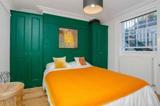 Modern Garden Apartment Camden - 8