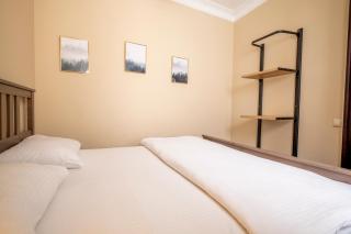 Central 3-Bedroom and 2-Bathroom Flat in the Historical Building - 8