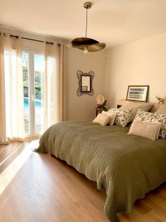 Cocon de Verdure avec piscine chambre lit king-size 2m - 0