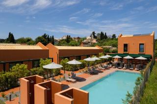 Chic 1BR with Garden Access - 4